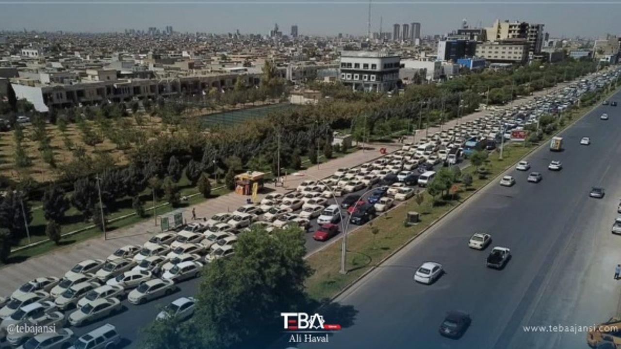Taksiciler yüksek benzin fiyatları nedeniyle Erbil'de protesto düzenledi