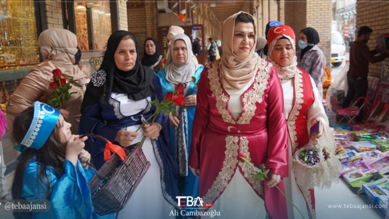 Türkmen kadınlar 8 Mart'ı kutladı