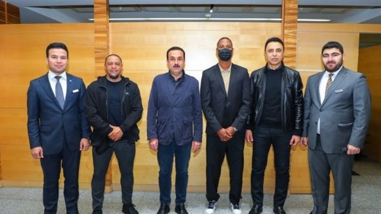 Yıldız futbolcu Roberto Carlos ve Patrick Kluivert Erbil’de