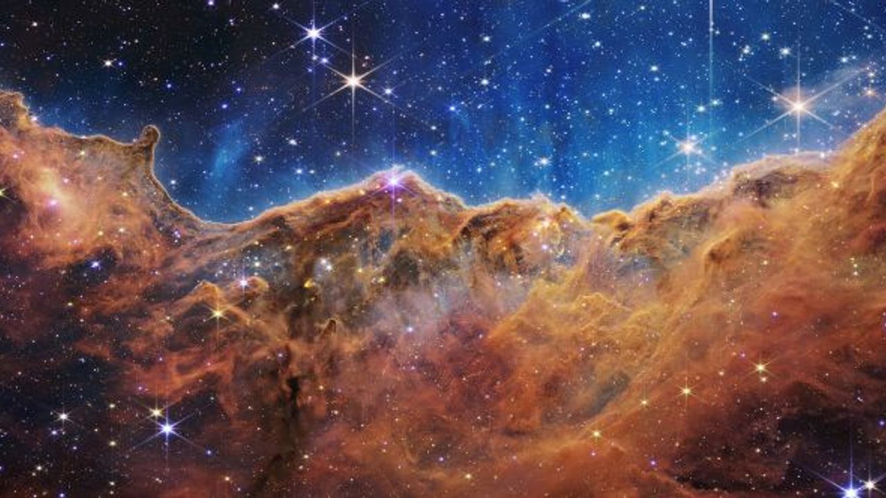 NASA, James Webb Teleskobu'nun çektiği yeni fotoğrafları paylaştı