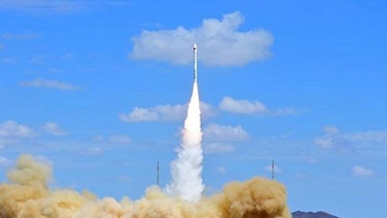 Çin, CERES-1 roketiyle 3 uydu fırlattı