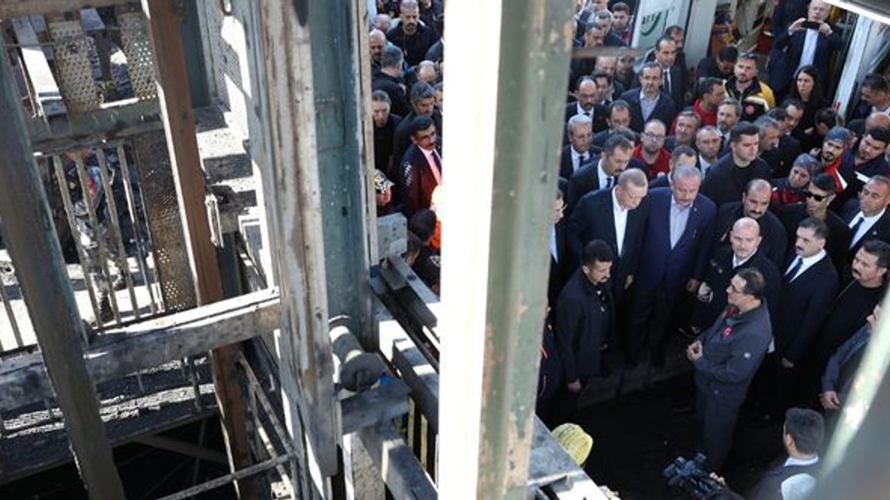 Erdoğan, patlamanın meydana geldiği maden ocağında incelemede bulundu
