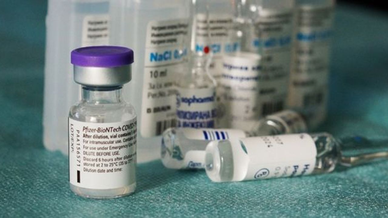 Pfizer-BioNTech ve Moderna aşıları 6 aylıktan büyük çocuklara önerildi