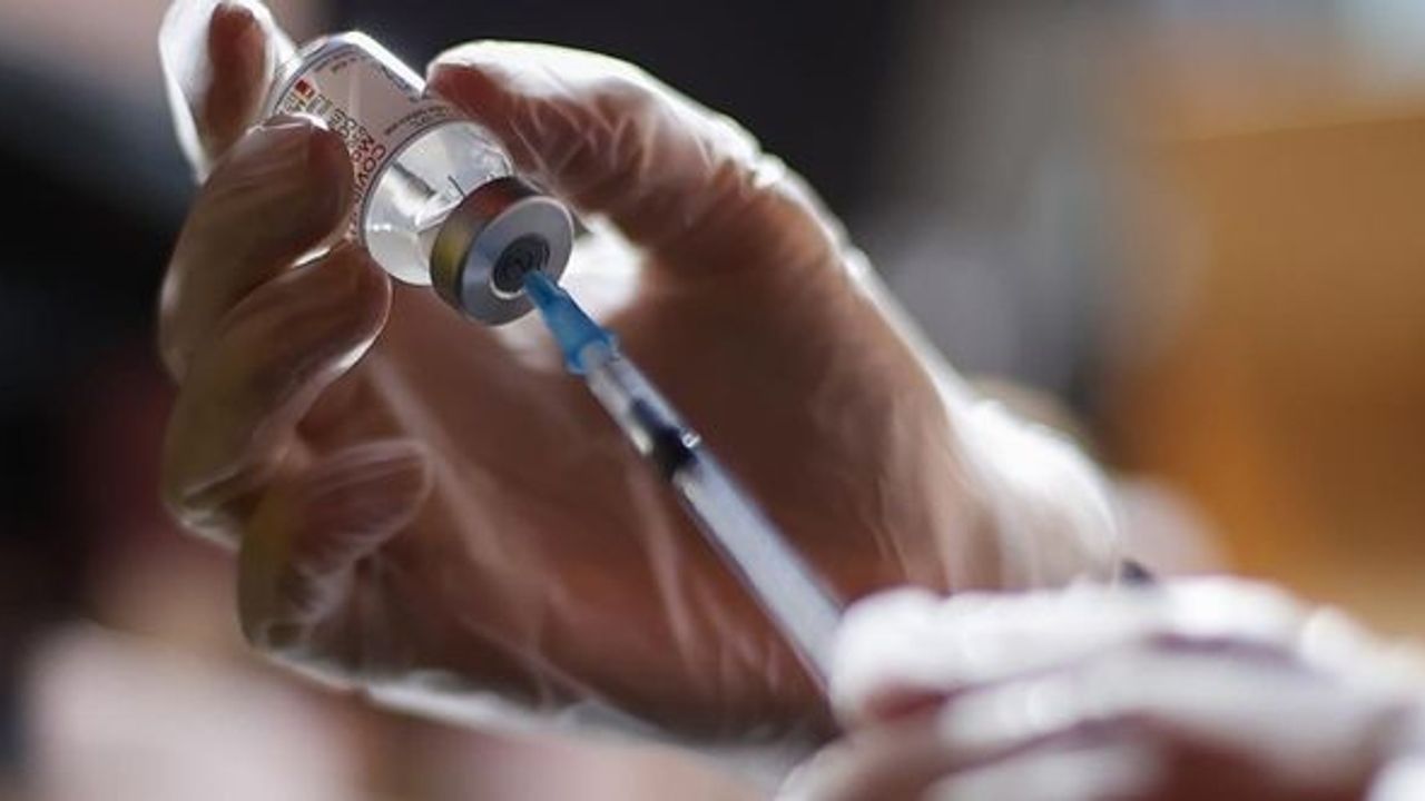 Sanofi Pasteur'ün Kovid-19 aşısına "takviye" onayı verildi