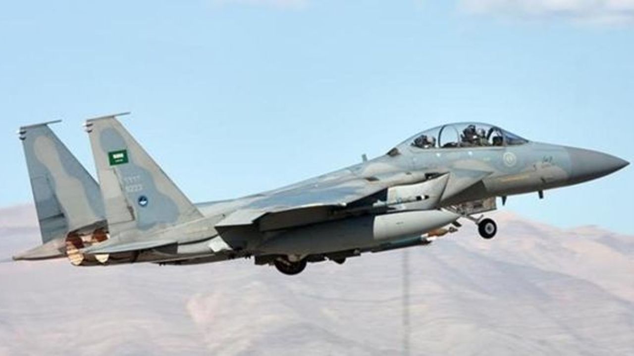 Suudi Arabistan'a ait bir F-15 savaş uçağı düştü