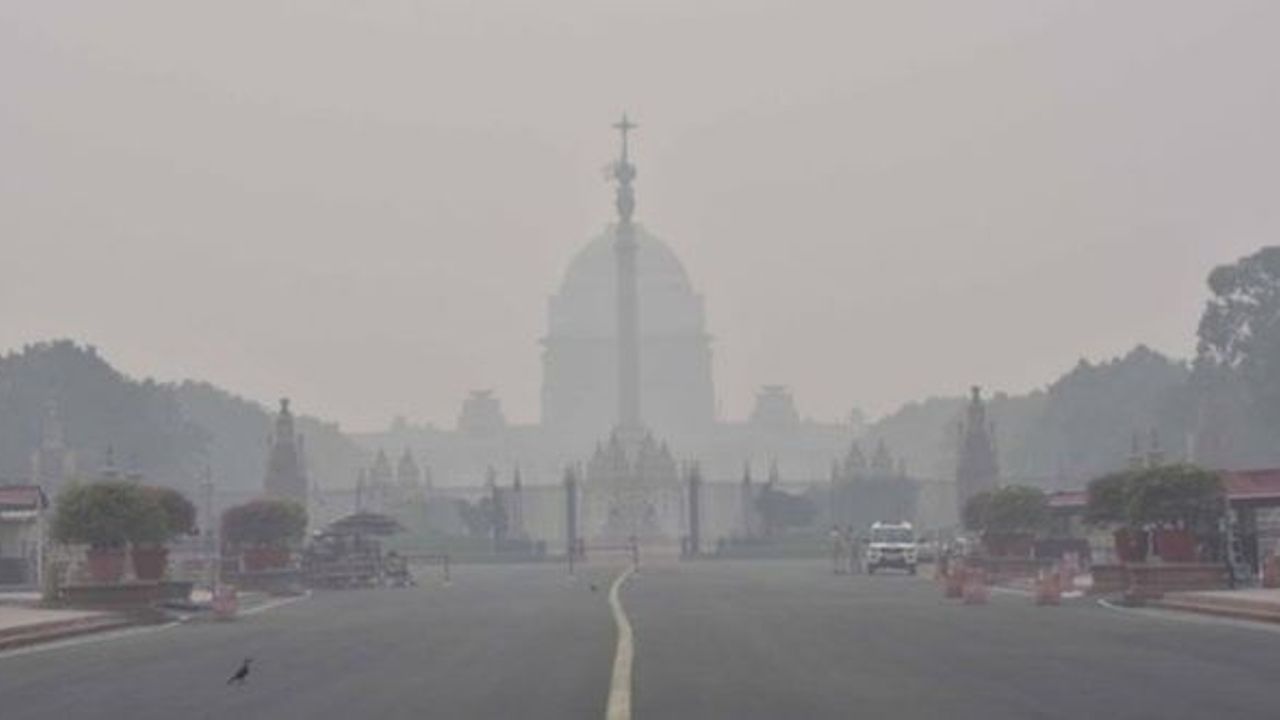 Yeni Delhi'de hava kirliliği tehlikeli seviyede