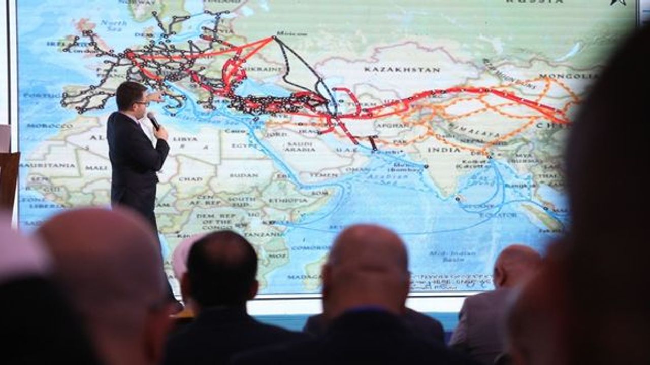 Basra'da Türkiye sınırına uzanacak "Kuru Kanal" koridoru konuşuldu