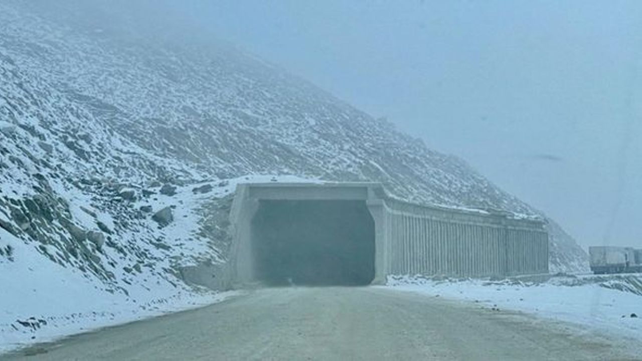 Yakıt tankeri tünelde patladı: 19 ölü