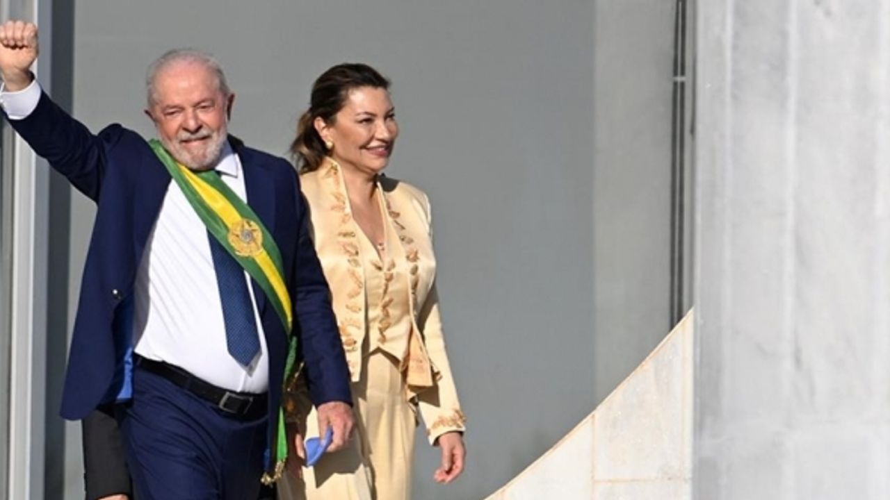 Brezilya'nın yeni Devlet Başkanına başkanlık kuşağı takdim edildi