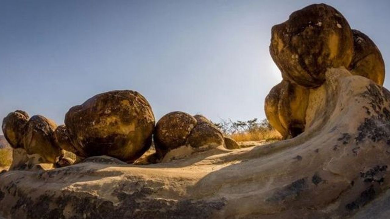 Bu taşlar doğuruyor ve hareket ediyor