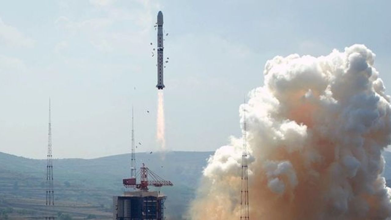 Çin, CERES-1 roketiyle 5 uydu fırlattı