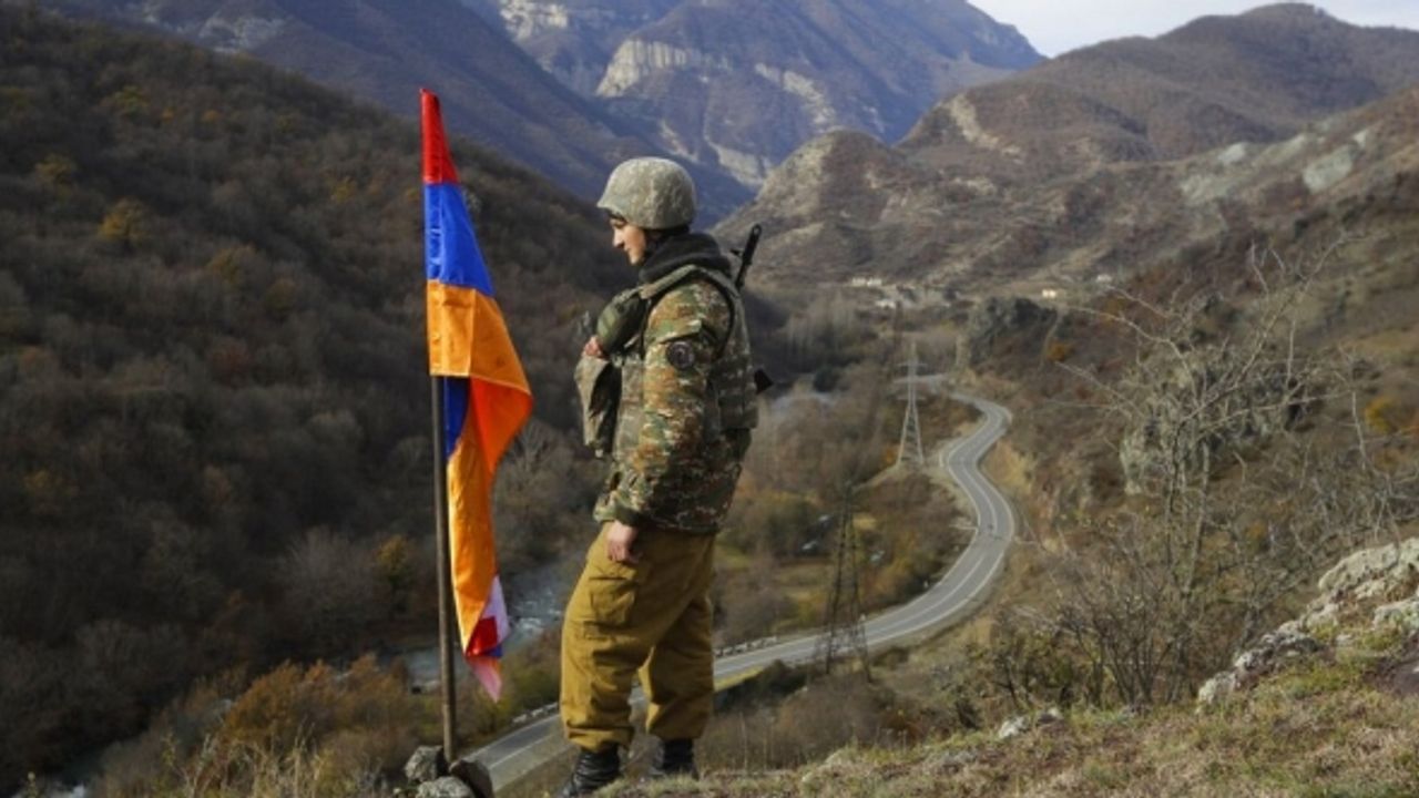 Ermenistan'da kadınlar için "gönüllü askerlik" hazırlığı