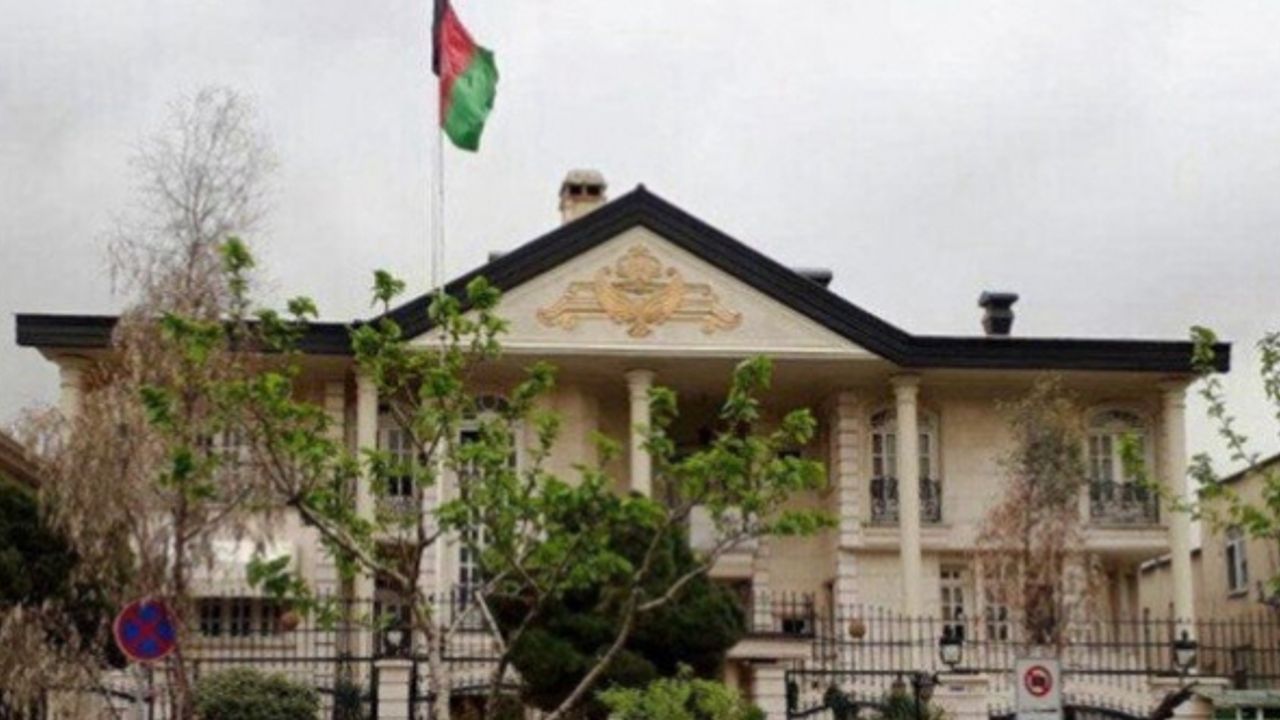 Afganistan'ın Tahran Büyükelçiliği Taliban'a devredildi