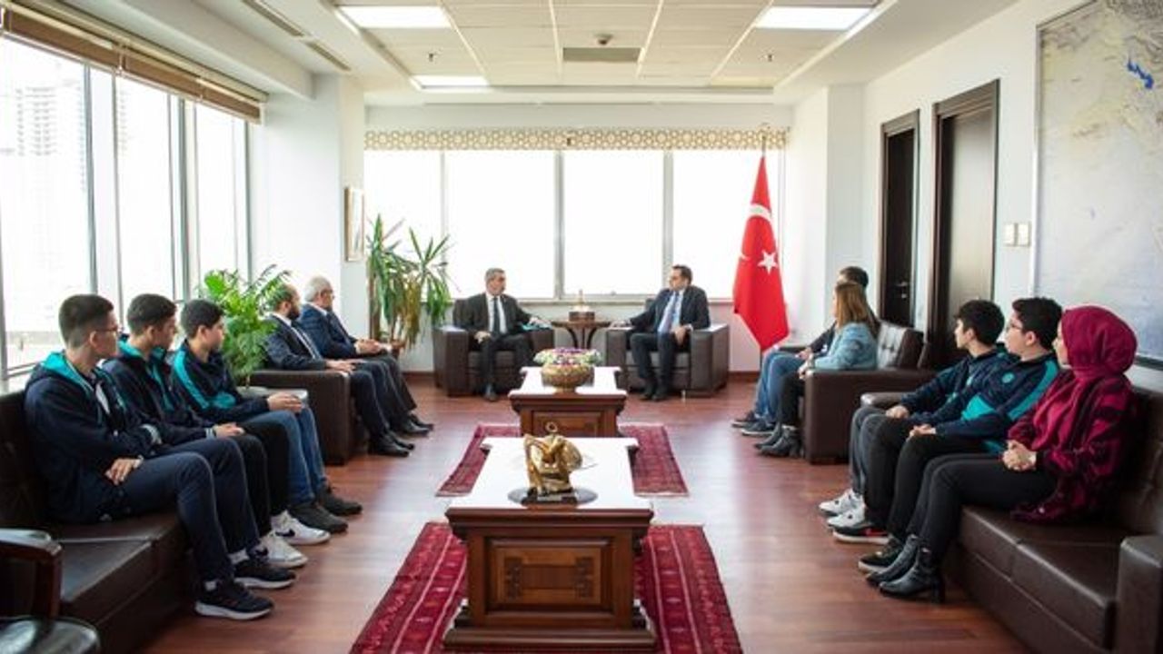 IKBY'deki öğrencilerden Türkiye'deki depremzedeler için yardım kampanyası