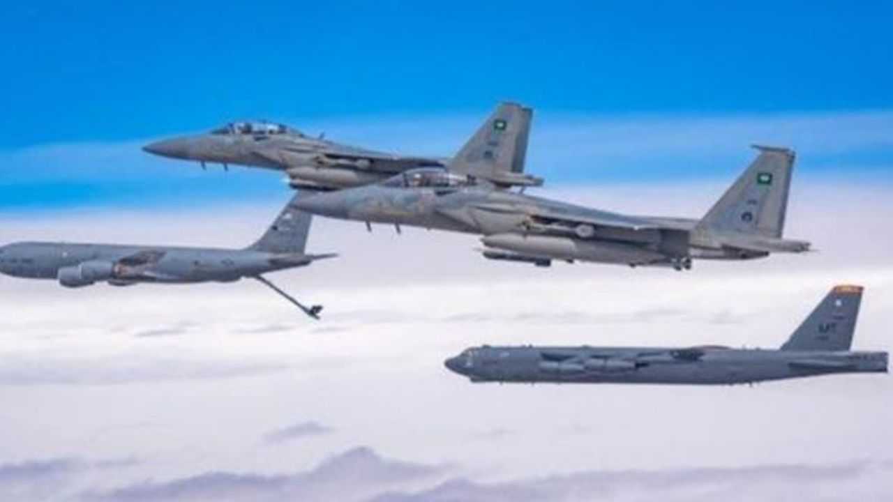 Amerikan bombardıman uçağı, Suudi Arabistan hava sahasından geçti