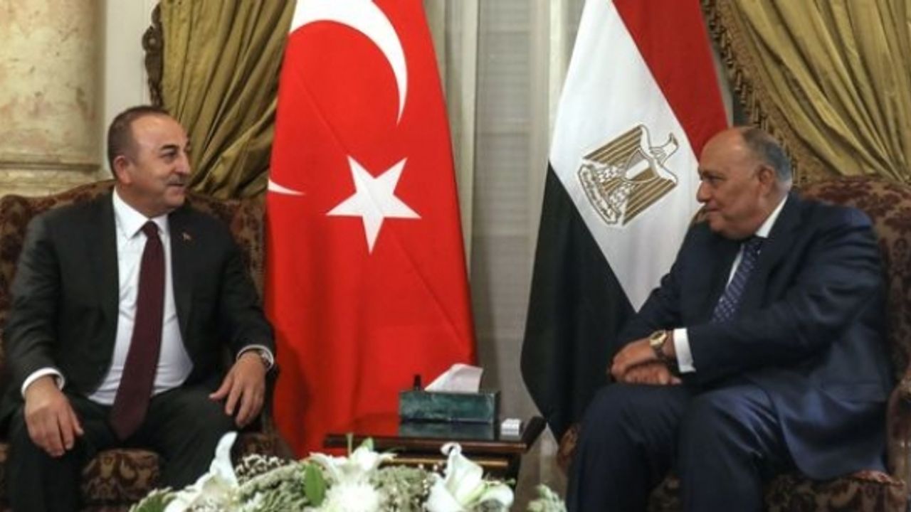 Çavuşoğlu, 11 yıl aradan sonra Mısır'da