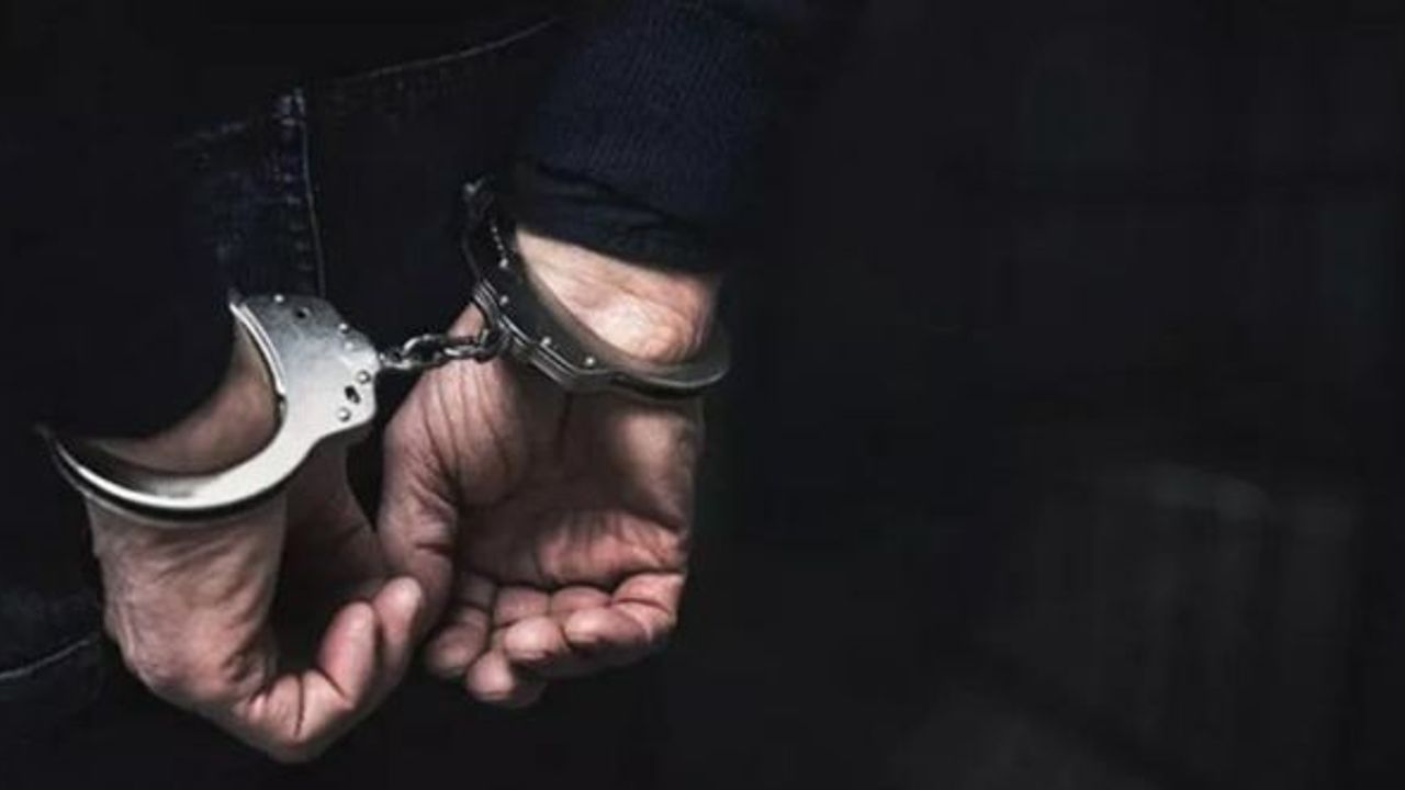 Dört üst düzey yetkili hakkında tutuklama kararı