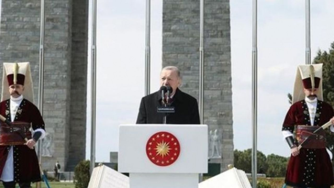 Erdoğan: Depremin yaralarını ancak Çanakkale ruhunu dirilterek sarabiliriz