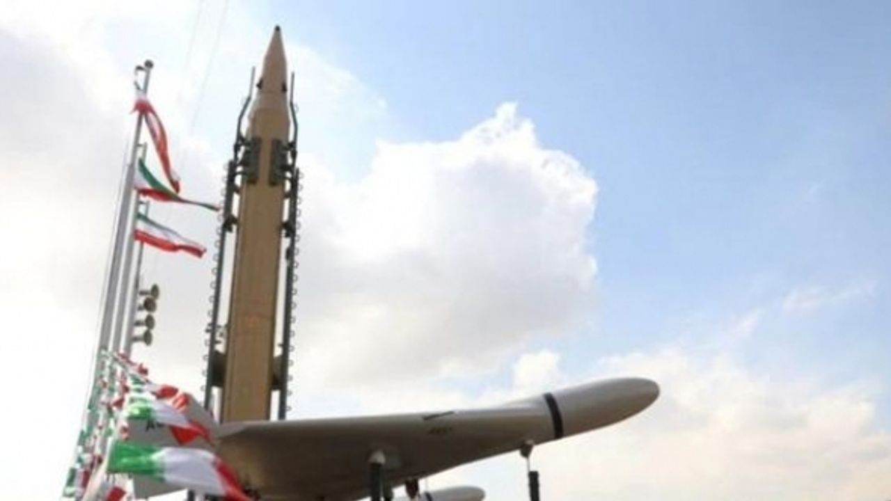 İran: Sesten 8 kat daha süratli füze üretiyoruz