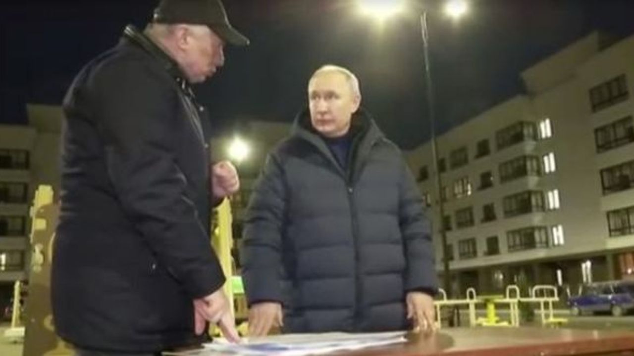 Putin'den Mariupol'e sürpriz ziyaret