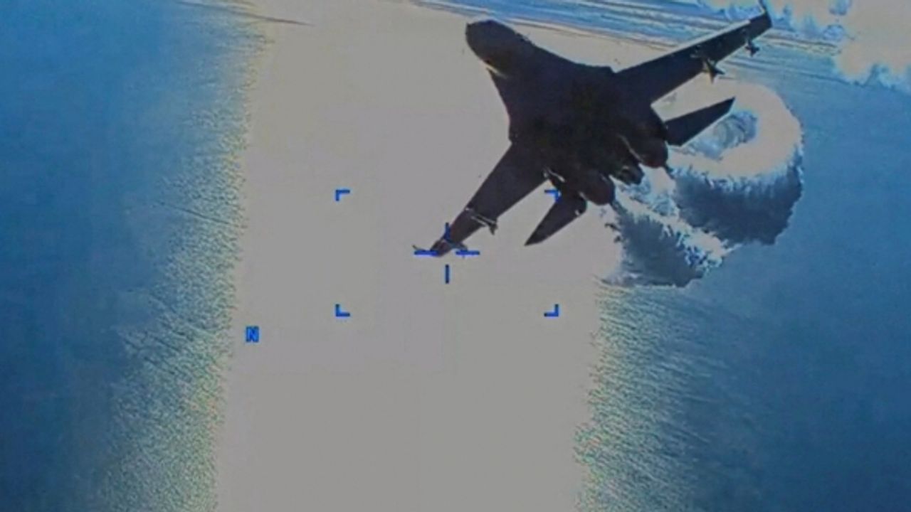 Rusya, Karadeniz'de ABD İHA’sını düşüren pilotları ödüllendirdi