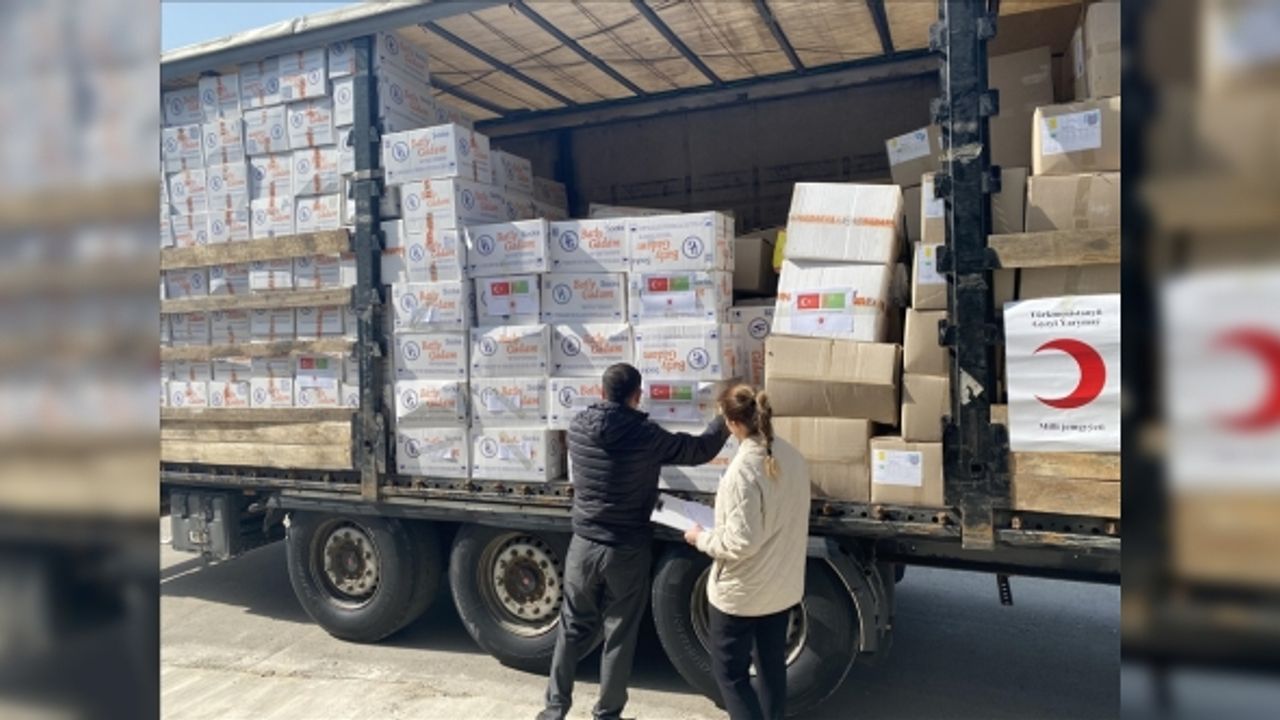 Türkmenistan depremzedelere 11 ton yardım gönderdi