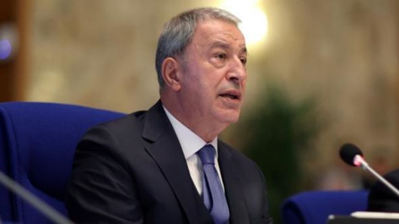 Bakan Akar, Mehmetçiğin teröristlerin Zap'taki mağarasına girdiğini açıkladı