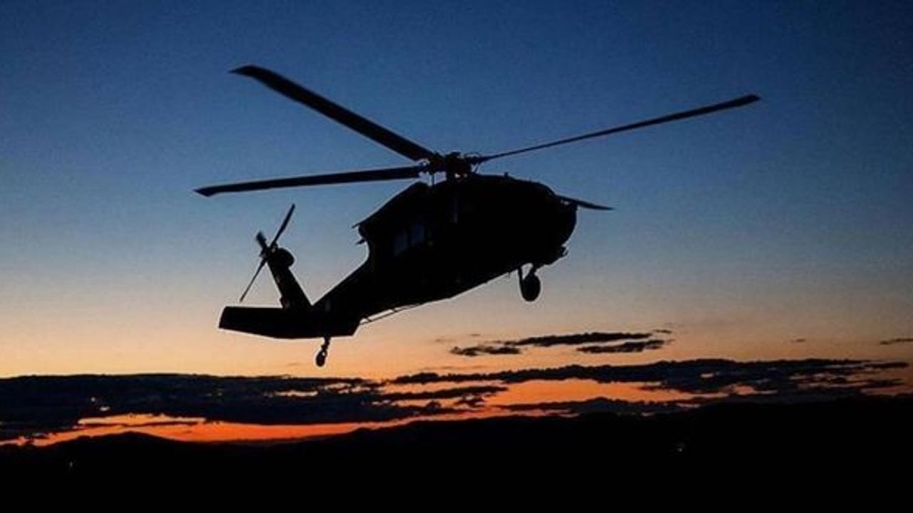 Japonya'da kaybolan askeri helikopterin 5 mürettebatı bulundu