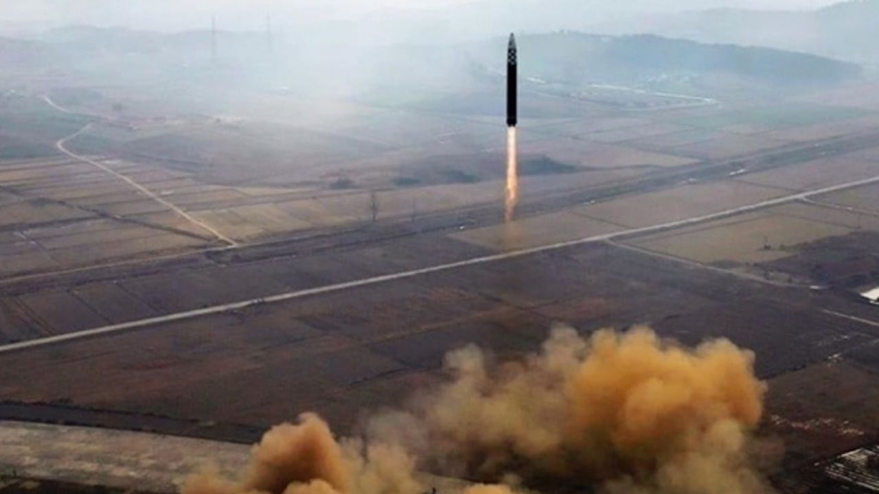 NATO, Kuzey Kore'nin balistik füze denemesini kınadı