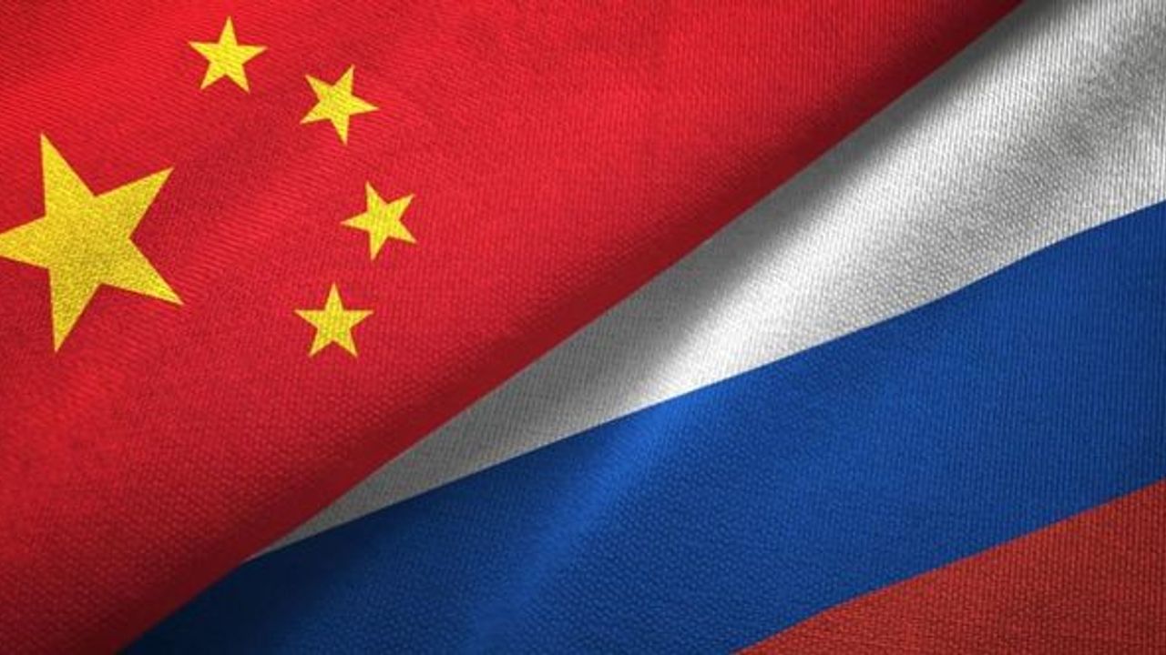 Rusya Devlet Başkanı Putin, Çin Savunma Bakanı Li ile Moskova’da görüştü