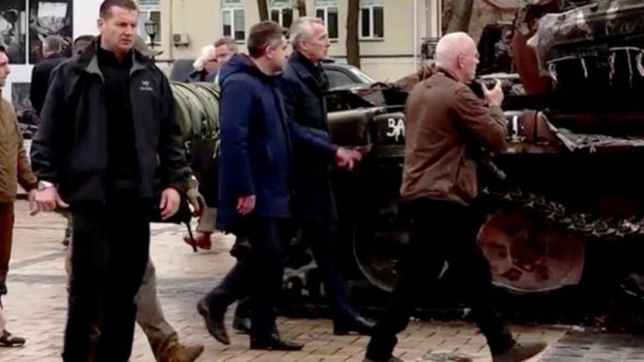 Stoltenberg'den Kiev'e sürpriz ziyaret