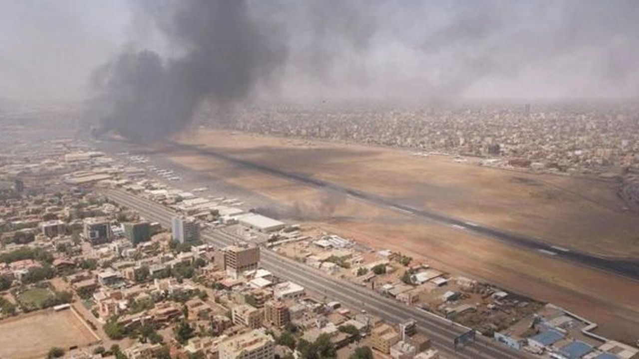 Suudi Arabistan, 385 kişiyi Sudan'dan tahliye etti