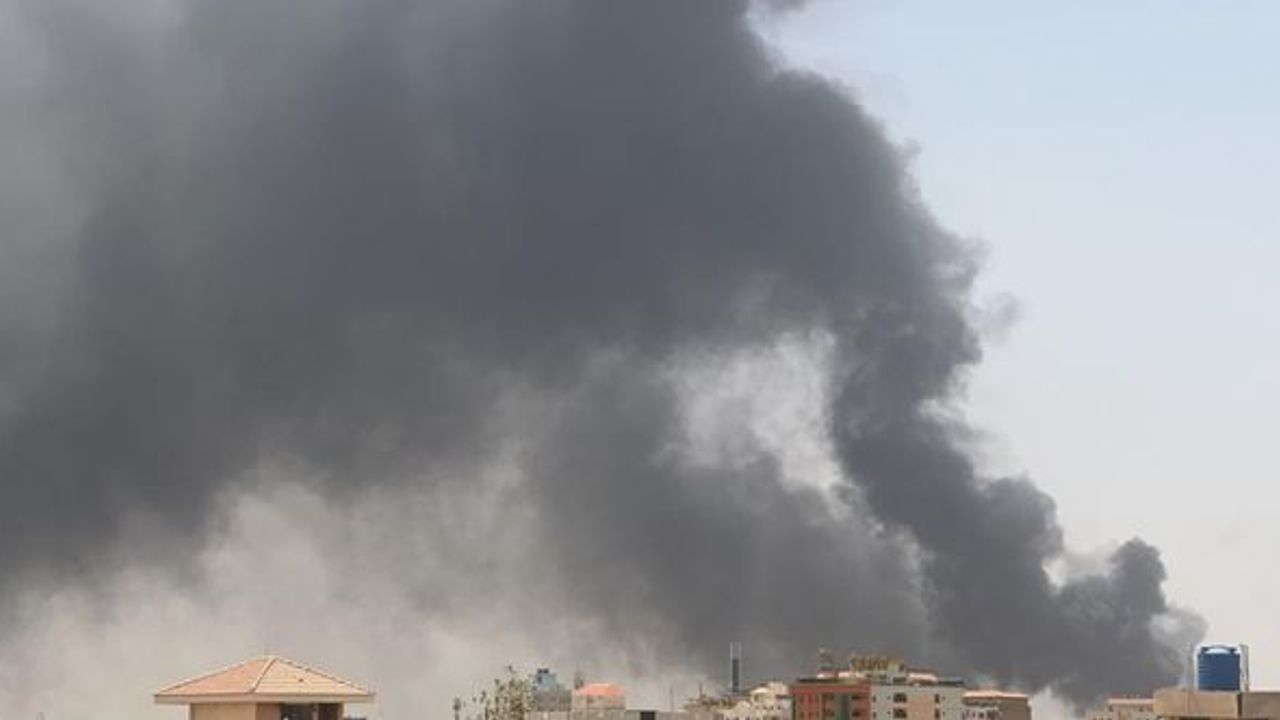 Suudi Arabistan ve BAE Dışişleri Bakanları, Sudan'daki durumu görüştü