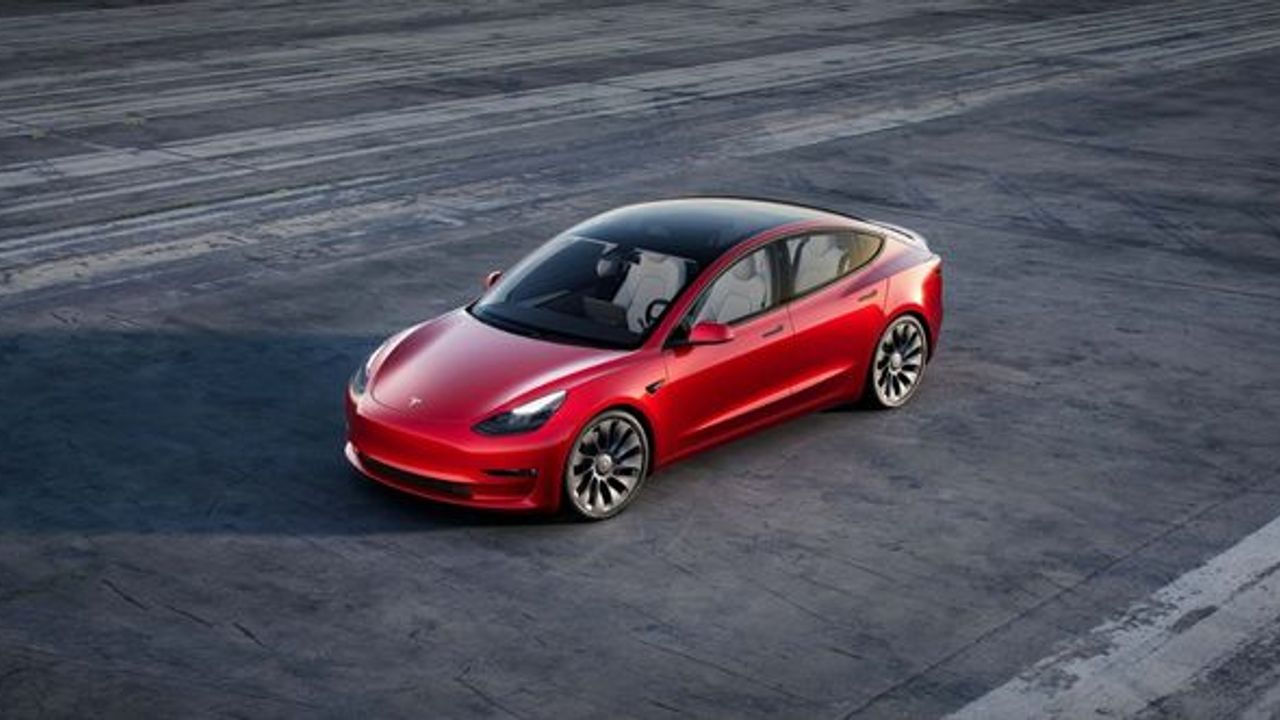 Tesla, ABD'de fiyat artışına gitti