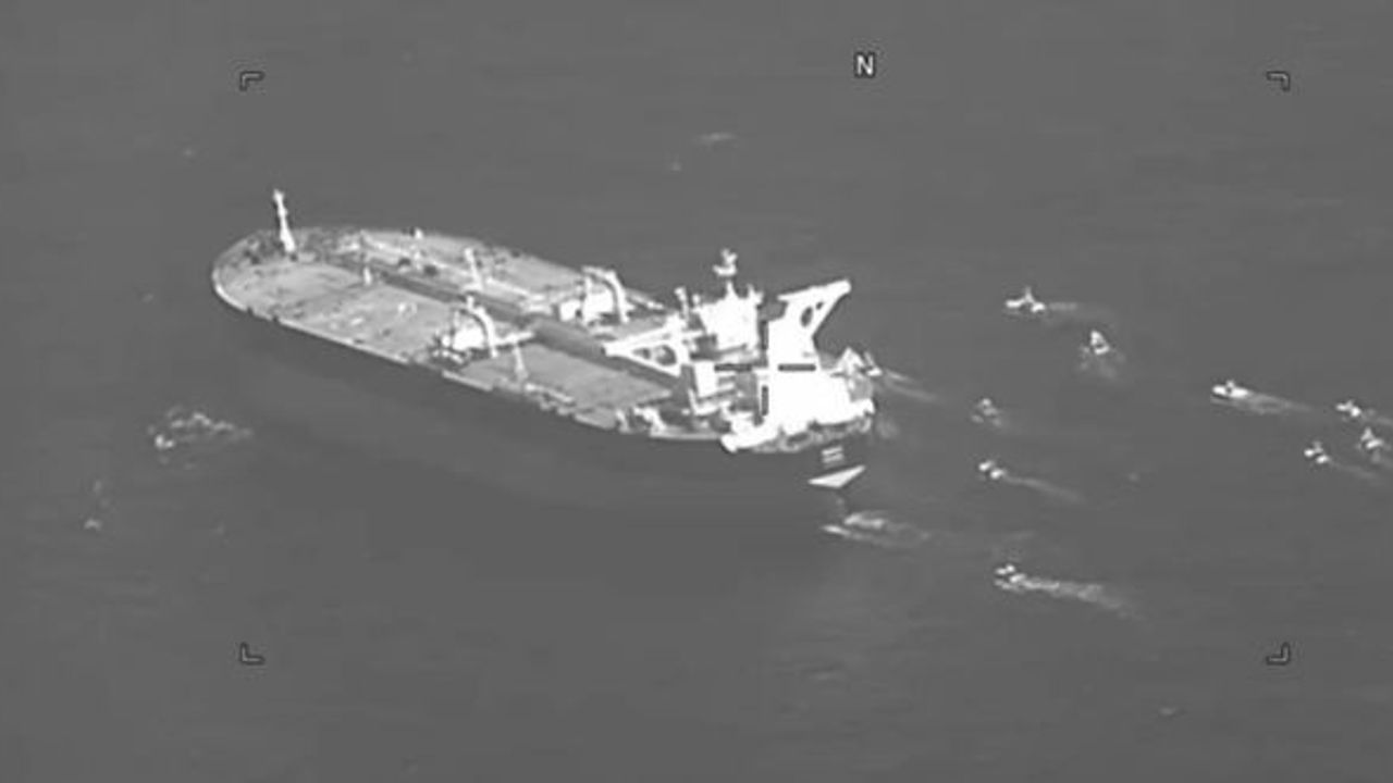 Bir haftada ikinci kez: İran Panama bandıralı petrol tankerine el koydu!