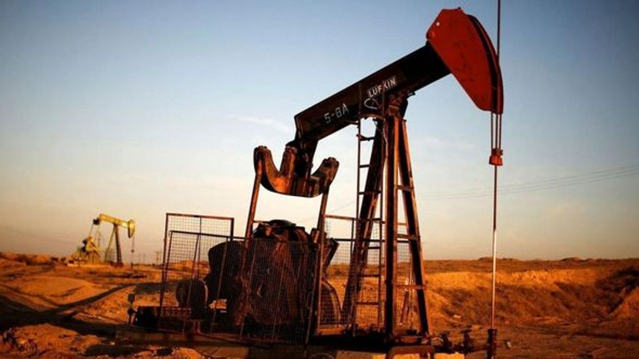 Brent petrolün varil fiyatı 76,10 dolar