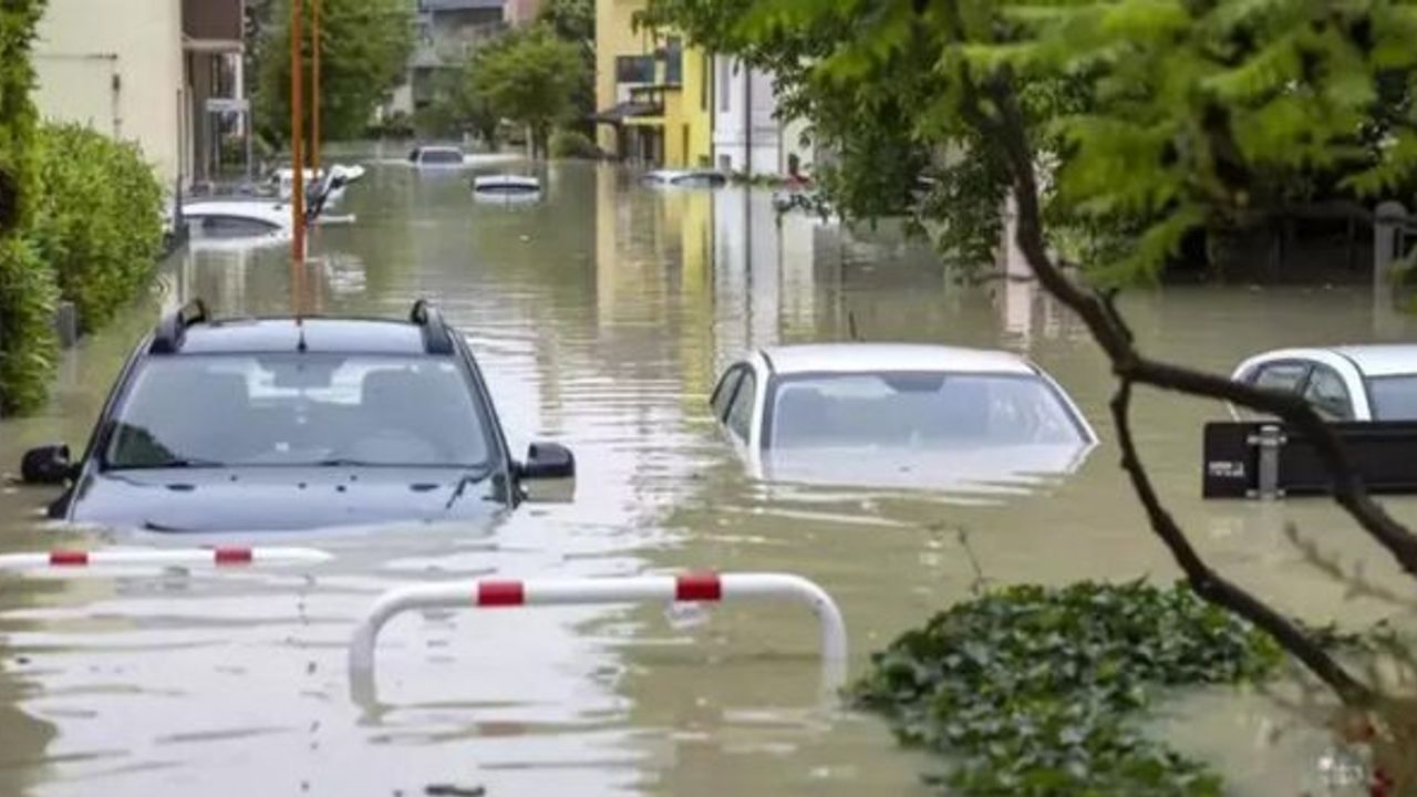 Fransa İtalya'ya su tahliye sistemi gönderiyor