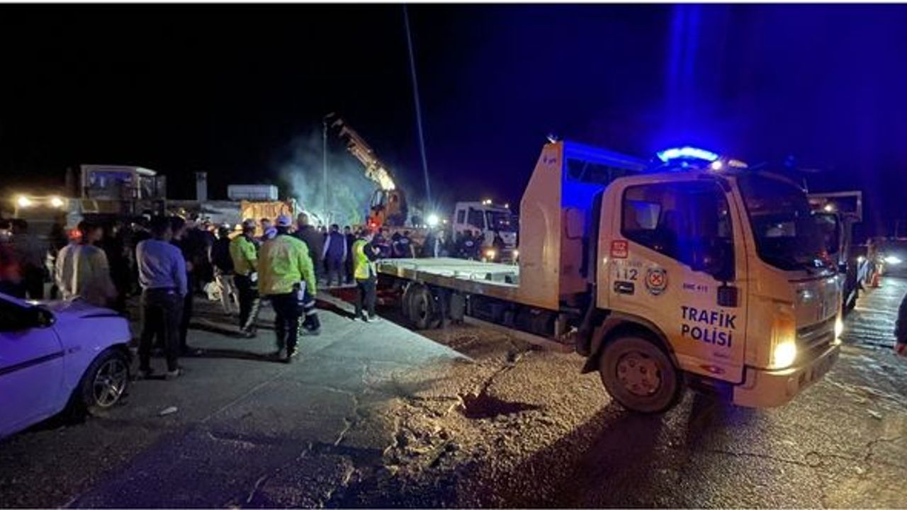 Hatay'da zincirleme trafik kazası: Ölü ve yaralılar var