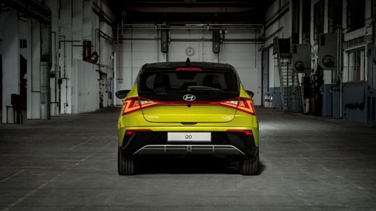 Hyundai yeni i20'nin fotoğraflarını paylaştı
