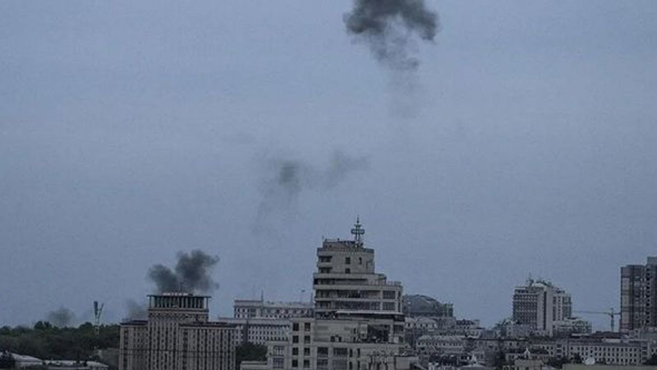 Kiev Belediye Başkanı, başkentte patlamaların olduğunu duyurdu