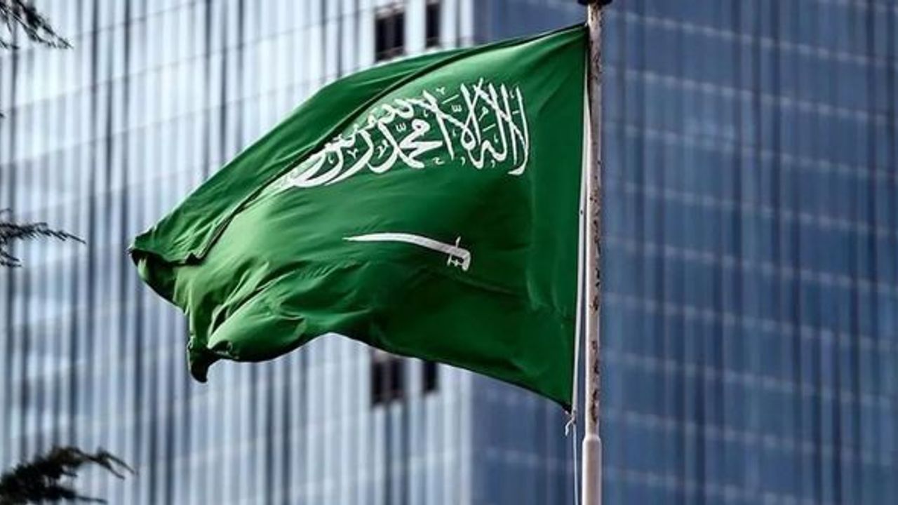 Suudi Arabistan'dan vatandaşlarına uyarı: Lübnan'ı acilen terk edin
