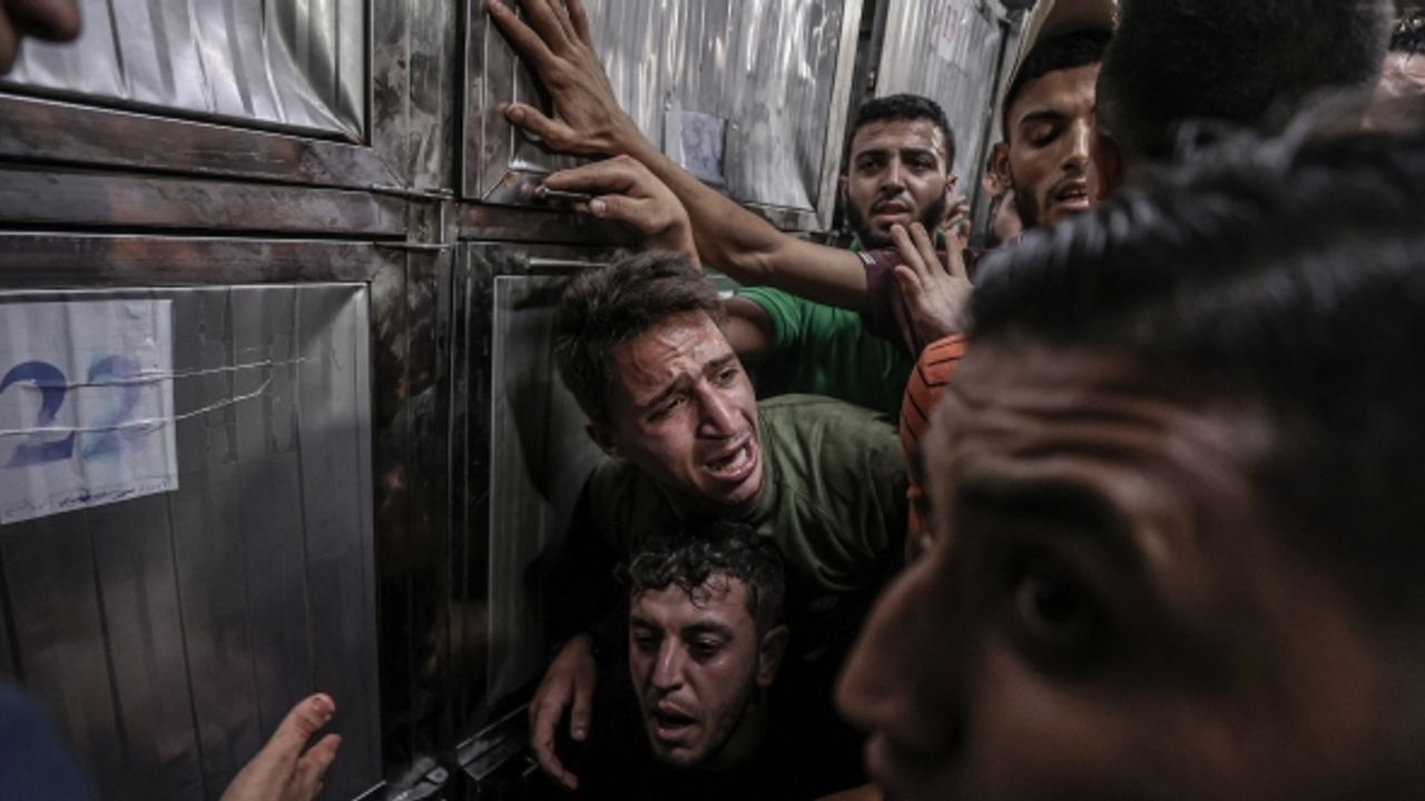 Gazze'de patlama: Ölü ve yaralılar var!