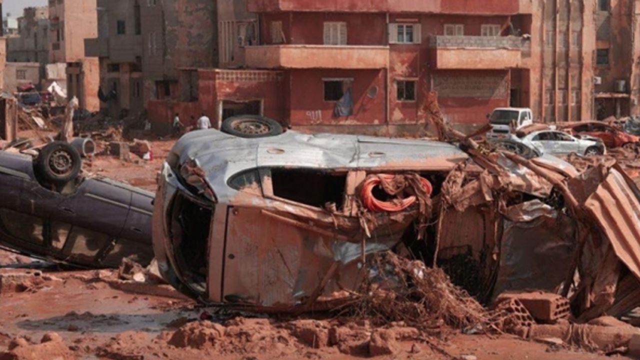 Libya'da selden ölenlerin sayısı 5 bin 300'e çıktı