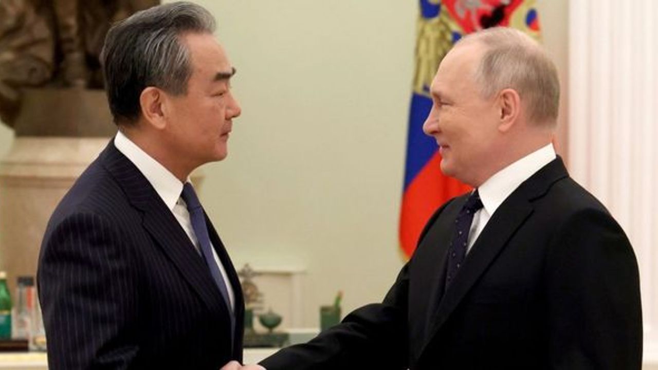 Putin: Tek kutuplu hegemonyaya direnmeye hazırız