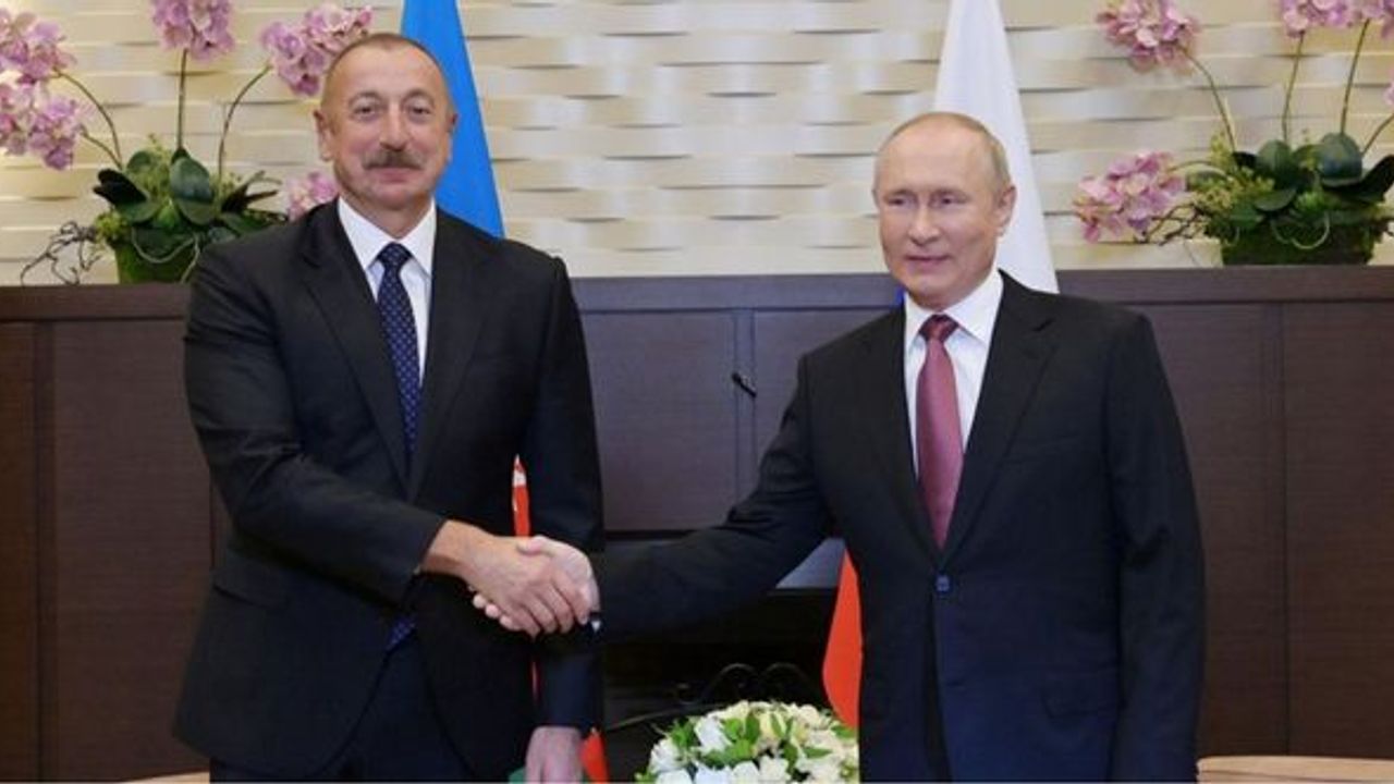 Putin ve Aliyev Karabağ'ı görüştü
