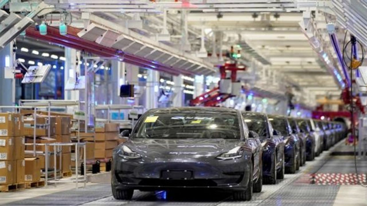Tesla'nın Şanghay'daki fabrikasında 2 milyonuncu araç üretildi