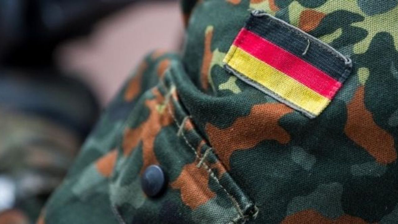 Almanya, Irak'taki askerlerinin görev süresini uzatma kararı aldı