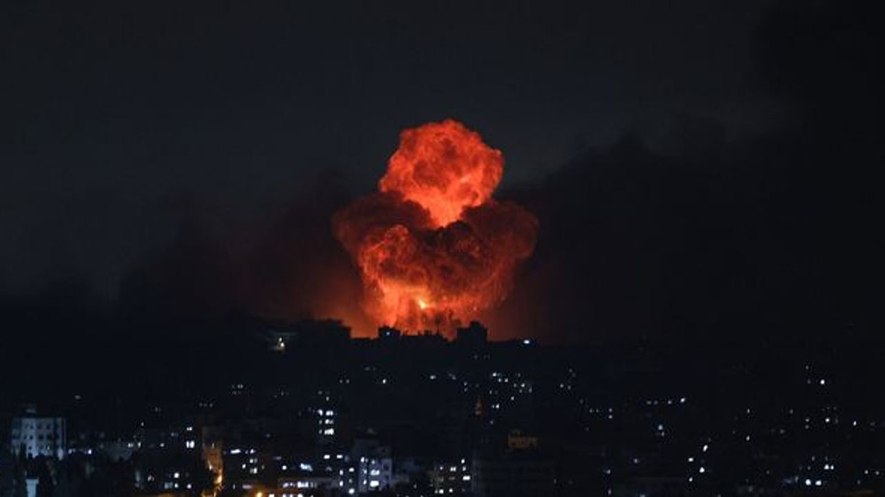 İsrail ordusu, Gazze'de Hamas'a ait 120 hedefi vurduğunu duyurdu
