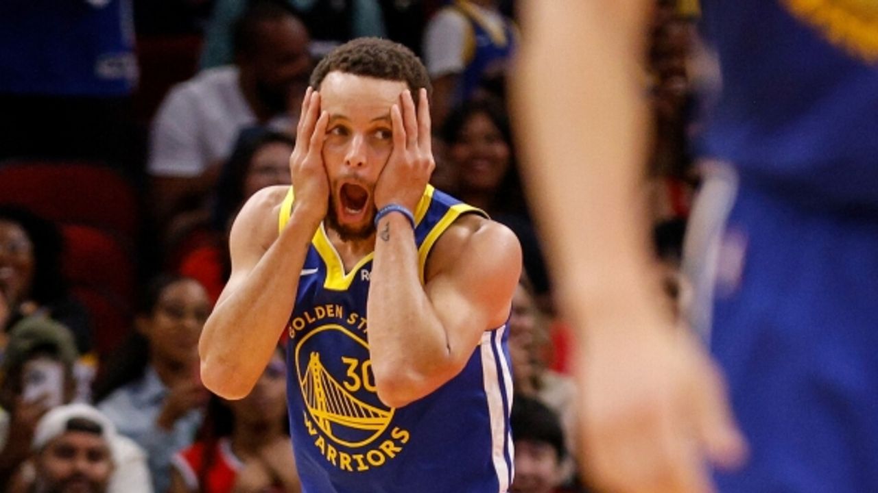 Warriors’a galibiyeti 42 sayıyla Curry getirdi