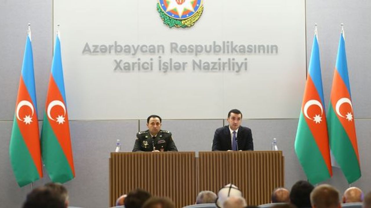 Azerbaycan: Ermenistan, Karabağ'da silah depoladı ve arazileri mayınladı